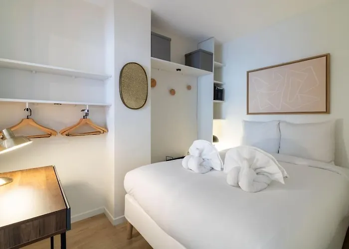 B3#two Bedrooms#champs Elysées#arc De Triomphe#ac